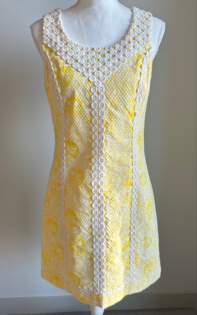 Lilly Pulitzer Yellow Sunshine Graphic Print Preppy Fitted Southern Dress Size 6